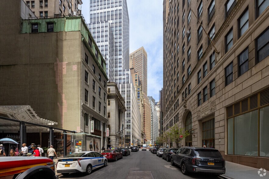 74 Broad St, New York, NY for lease - Building Photo - Image 2 of 5