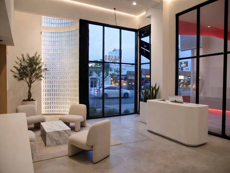 18580 Ventura Blvd, Tarzana, CA à louer - Photo du bâtiment - Image 2 de 18