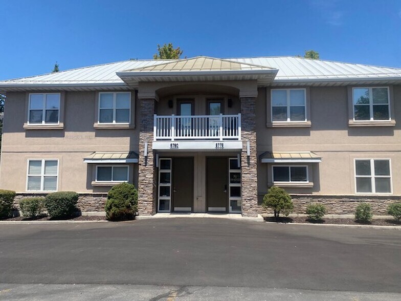 6778-6780 S 1300 E, Salt Lake City, UT à louer - Photo du bâtiment - Image 2 de 8