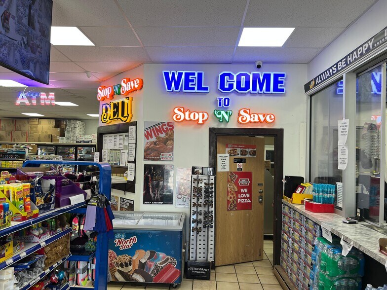 800 NE Jefferson Ave, Peoria, IL à vendre - Photo intérieure - Image 2 de 3