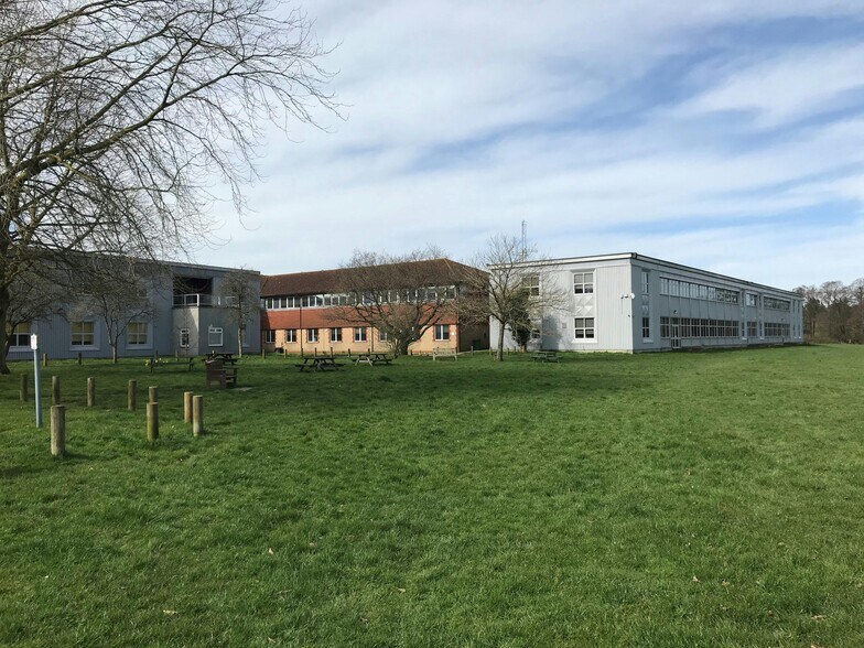 Penns Pl, Petersfield à louer - Photo du bâtiment - Image 2 de 7