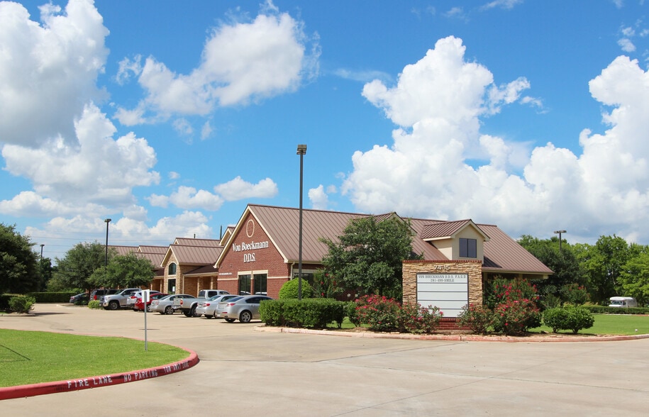 7435 Highway 6, Missouri City, TX for lease - Primary Photo - Image 1 of 4