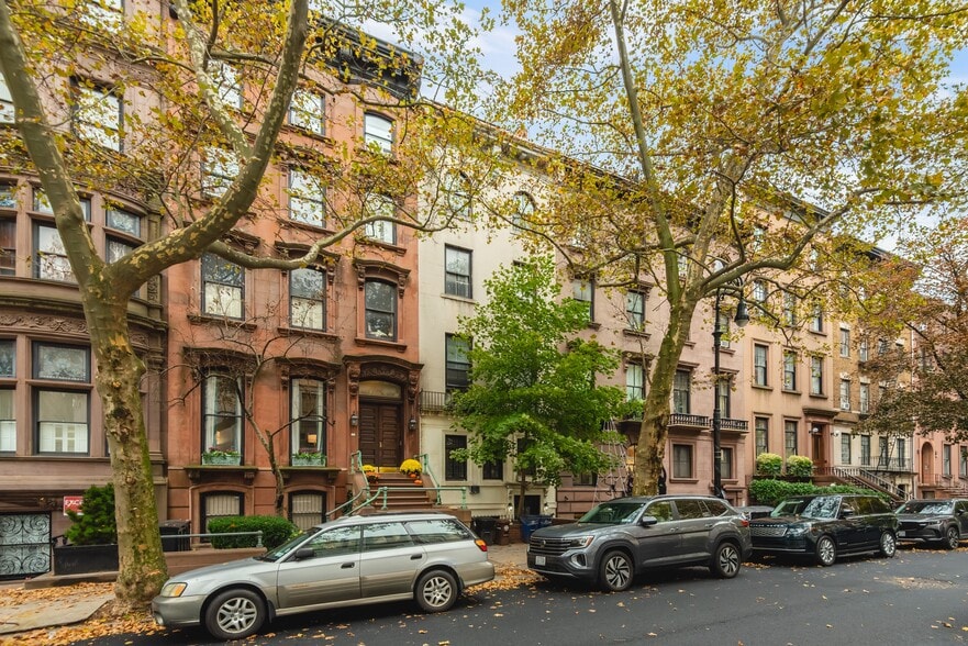 102 Pierrepont St, Brooklyn, NY for sale - Building Photo - Image 1 of 42