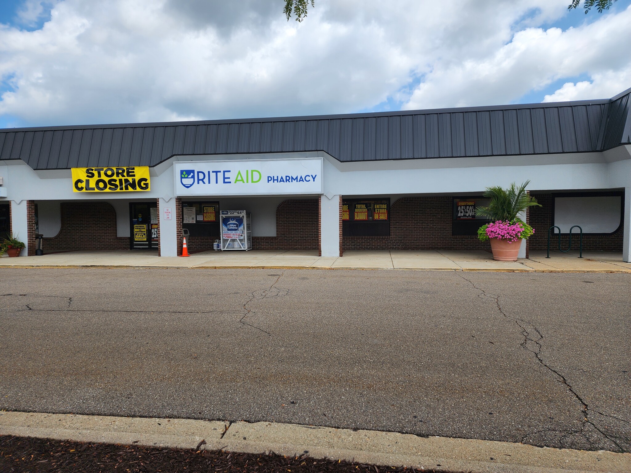 13105-13191 Schavey Rd, Dewitt, MI for lease Building Photo- Image 1 of 7