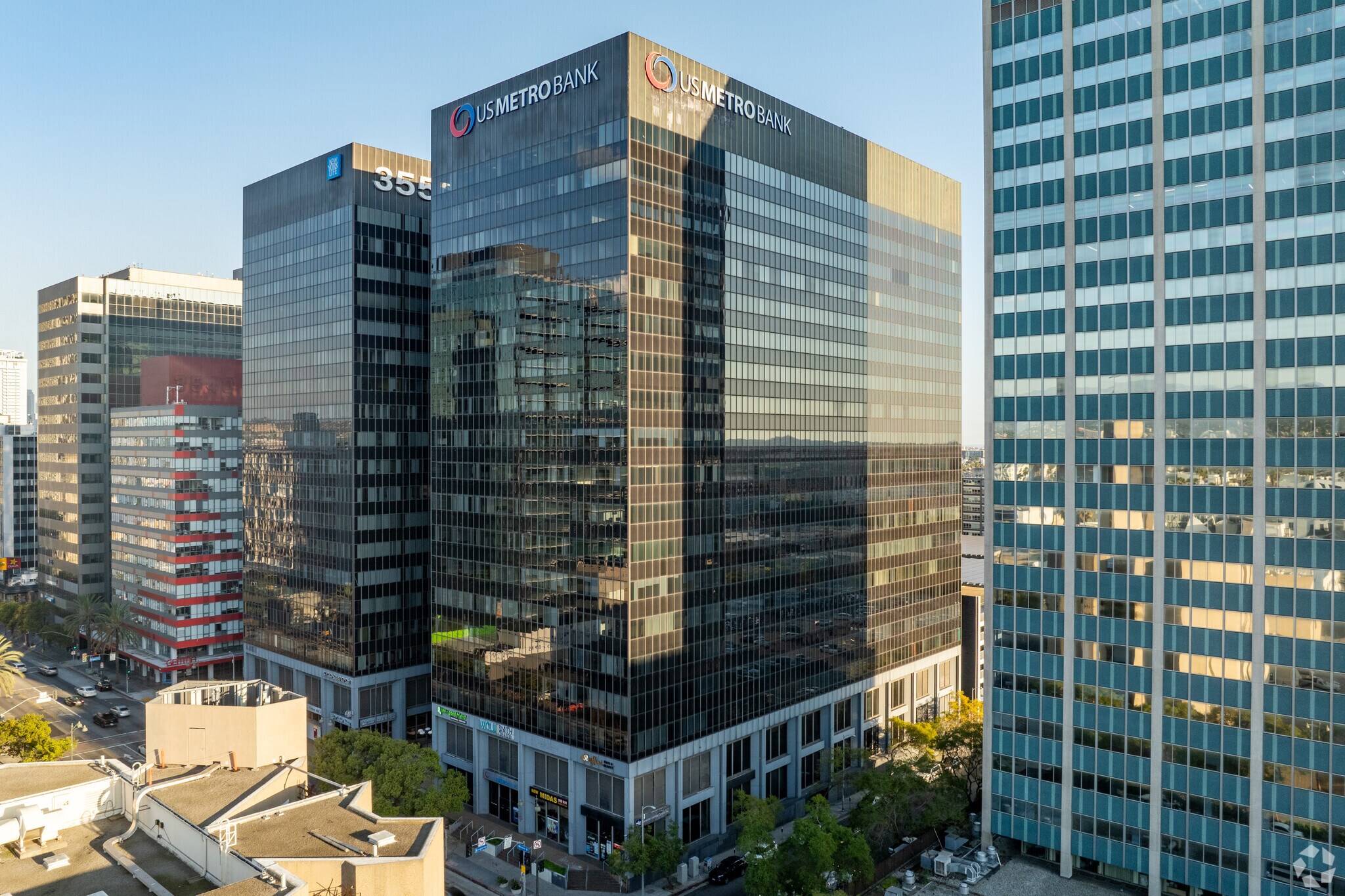3550 Wilshire Blvd, Los Angeles, CA à louer Photo du bâtiment- Image 1 de 17