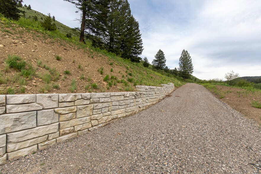 2 Trail Creek Rd, Bozeman, MT à vendre - Photo du bâtiment - Image 3 de 60