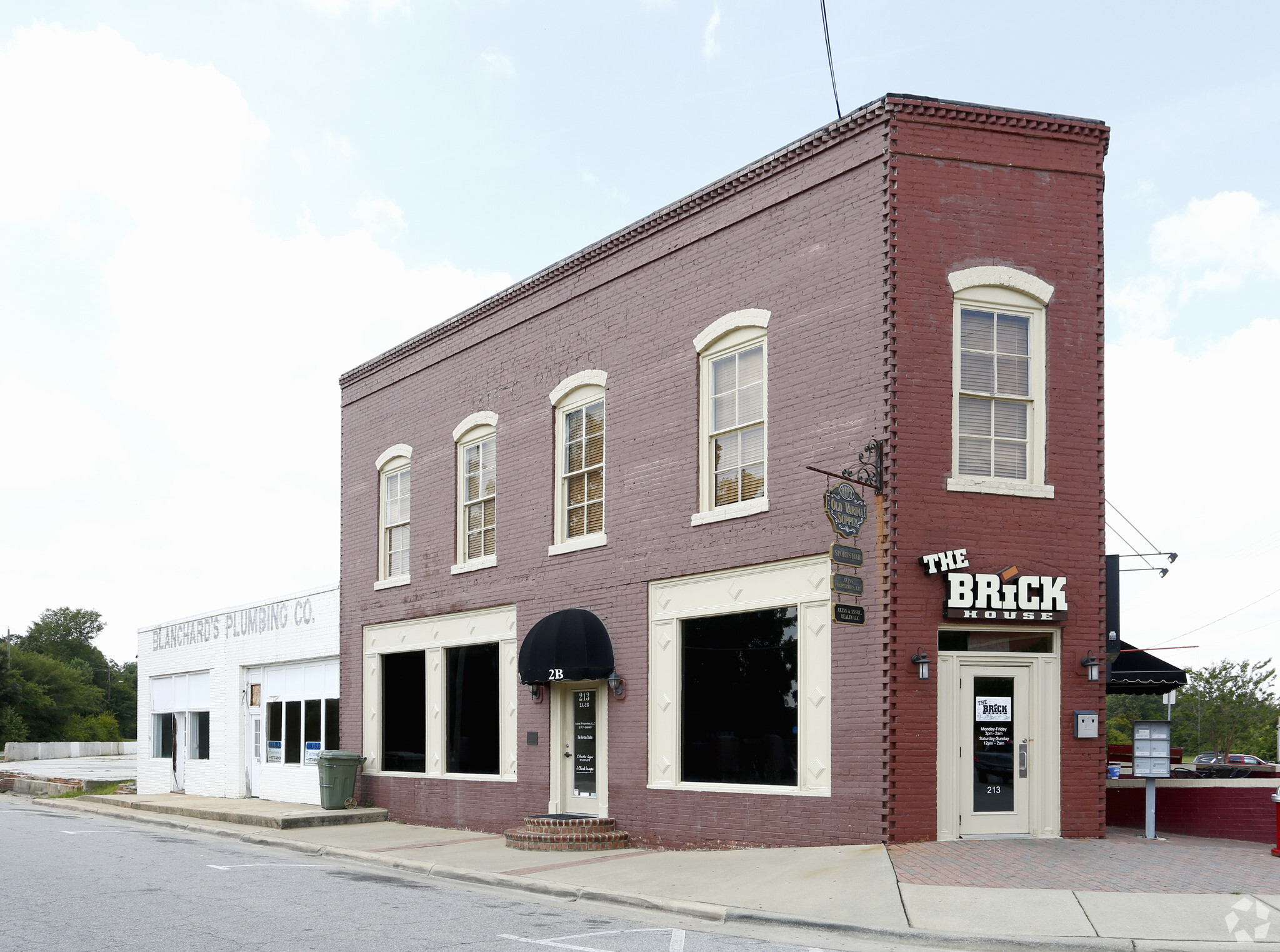 209-213 Fayetteville St, Fuquay Varina, NC for sale Primary Photo- Image 1 of 1