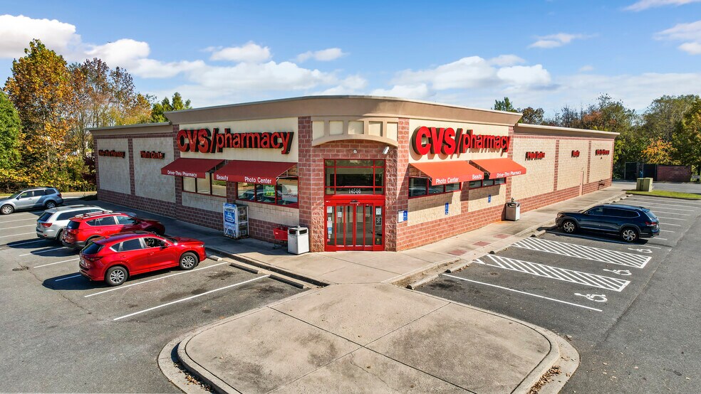 14566 Forest Rd, Forest, VA à vendre - Photo du bâtiment - Image 2 de 9