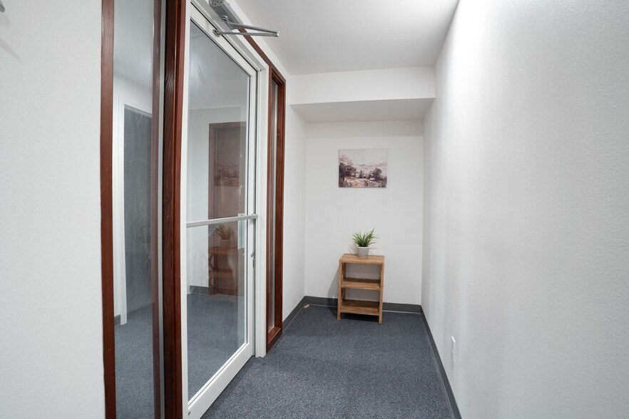 1321 Northwood Center Ct, Coeur d'Alene, ID à louer - Photo du bâtiment - Image 3 de 5