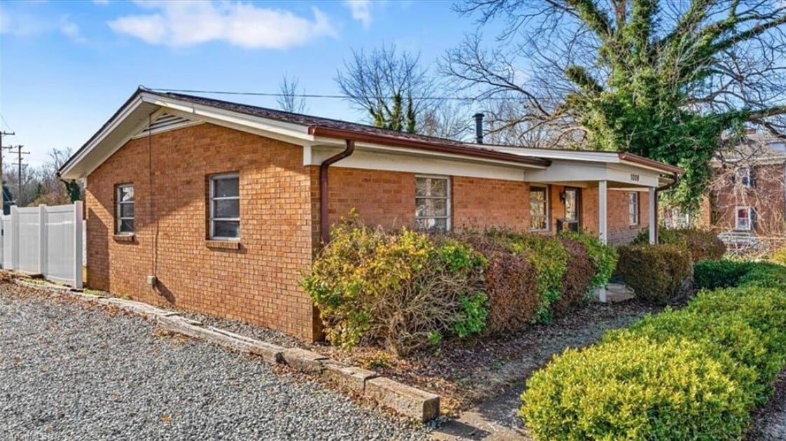 1006 S Main St, Burlington, NC for sale Primary Photo- Image 1 of 21