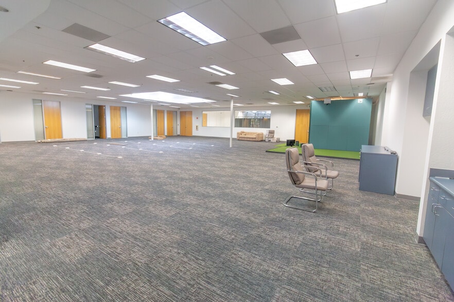 388 Oakmead Pky, Sunnyvale, CA for lease - Interior Photo - Image 2 of 15