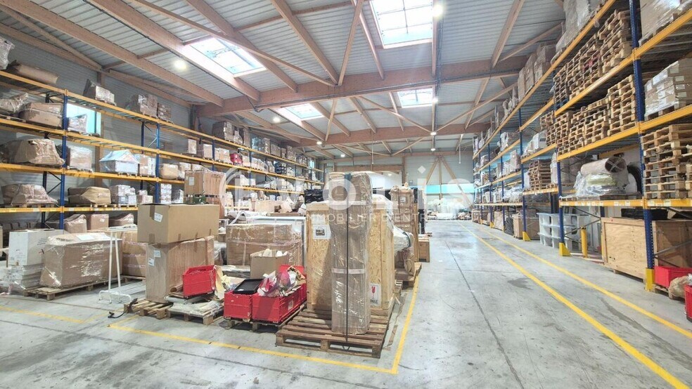 Flex in Collégien for lease - Building Photo - Image 2 of 8