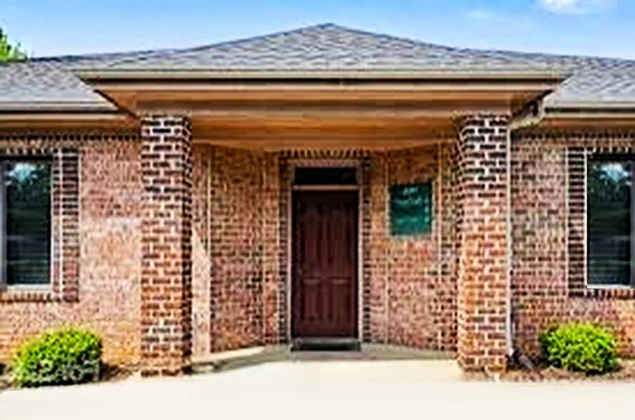 1977 J N Pease Pl, Charlotte, NC for sale - Building Photo - Image 2 of 8