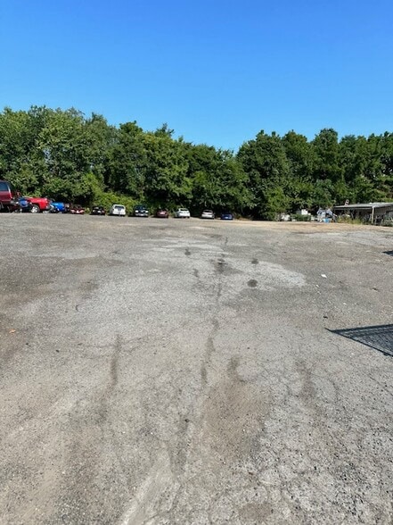 5300 46th Ave, Hyattsville, MD for lease - Building Photo - Image 2 of 5