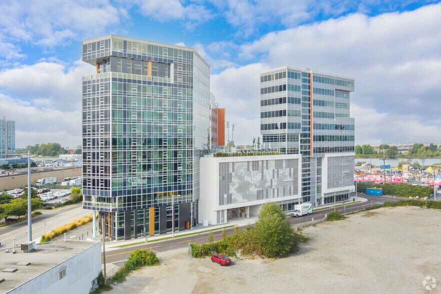 Office in Richmond, BC for sale - Building Photo - Image 1 of 19