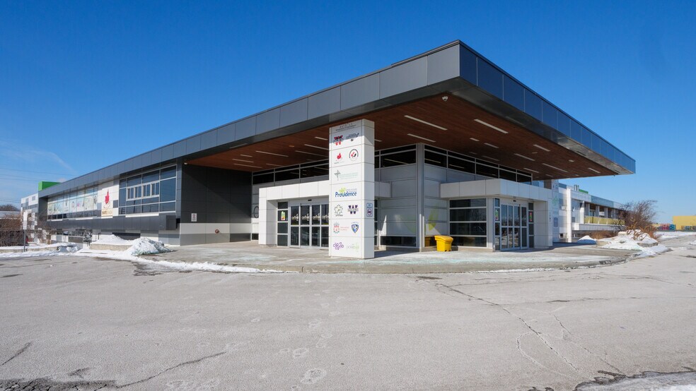 3400 Grand Marais Rd E, Windsor, ON à vendre - Photo du bâtiment - Image 3 de 48