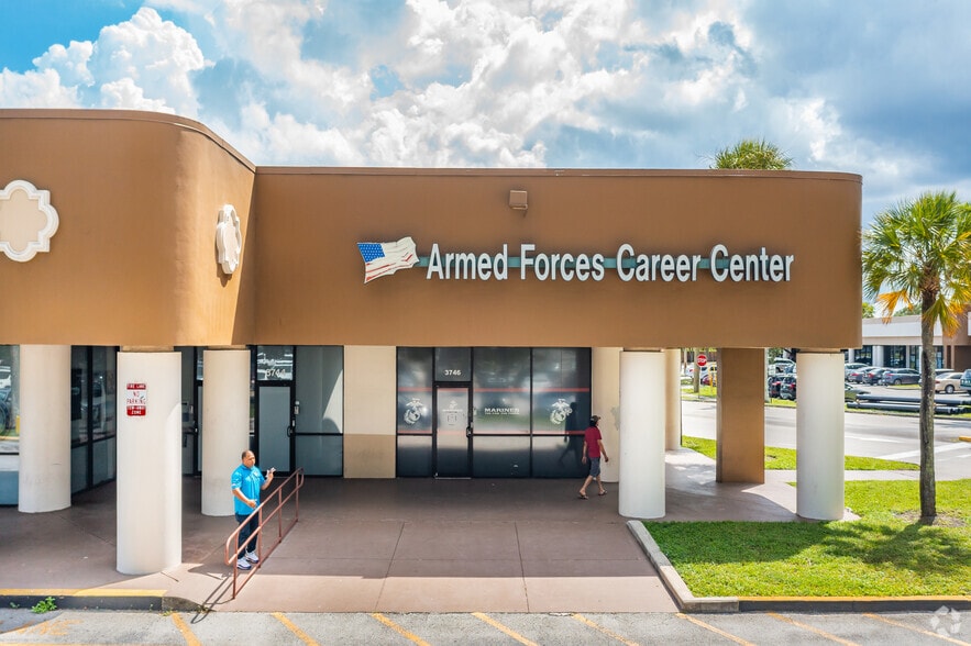 2900-2950 N State Road 7, Fort Lauderdale, FL for lease - Building Photo - Image 3 of 8