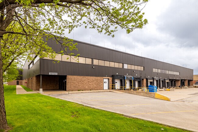 Plus de détails pour 10101 Boul Louis-H.-La Fontaine, Montréal, QC - Industriel à louer