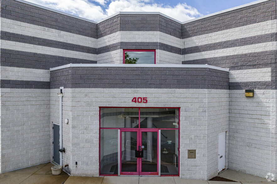 387-409 E Gude Dr, Rockville, MD for lease - Building Photo - Image 1 of 7