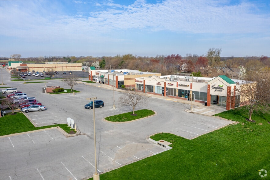 22046-22068 W 66th St, Shawnee, KS for lease - Building Photo - Image 2 of 5