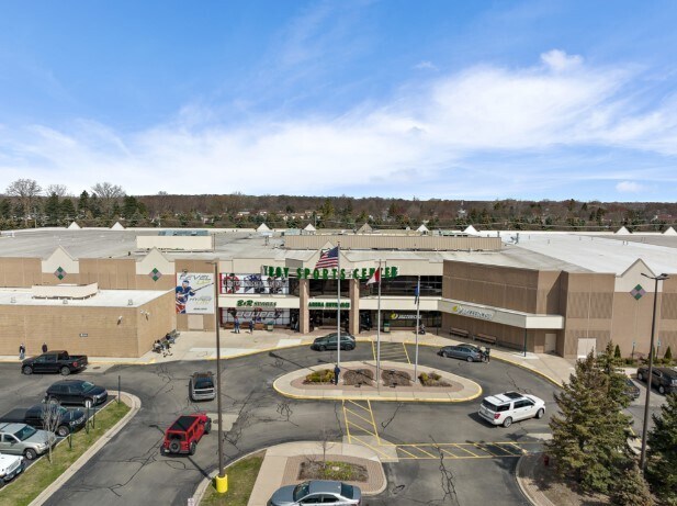 1819 E Big Beaver Rd, Troy, MI à louer - Aérien - Image 3 de 13