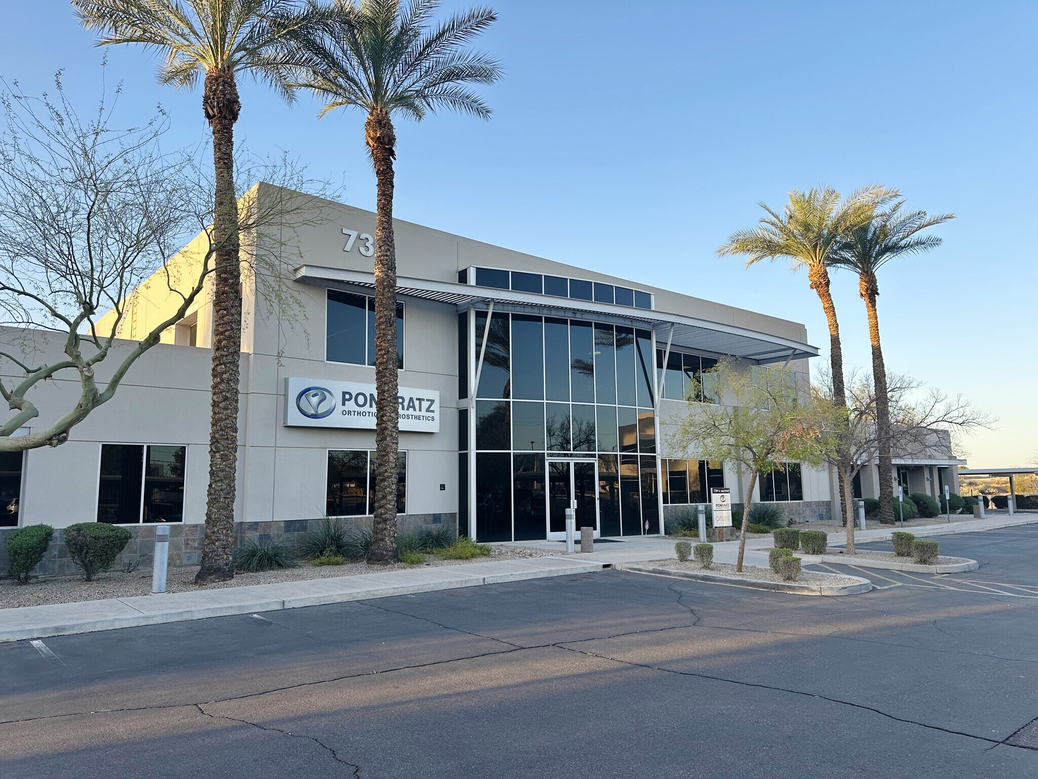 730 N 52nd St, Phoenix, AZ à vendre Photo du bâtiment- Image 1 de 10