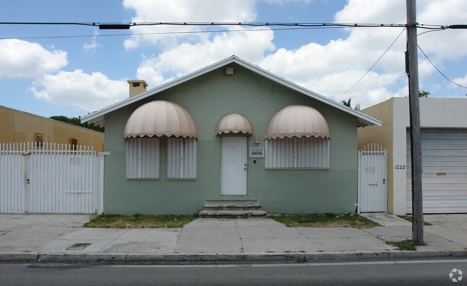 1210 NW 7th Ave, Miami, FL à vendre - Photo du bâtiment - Image 2 de 2