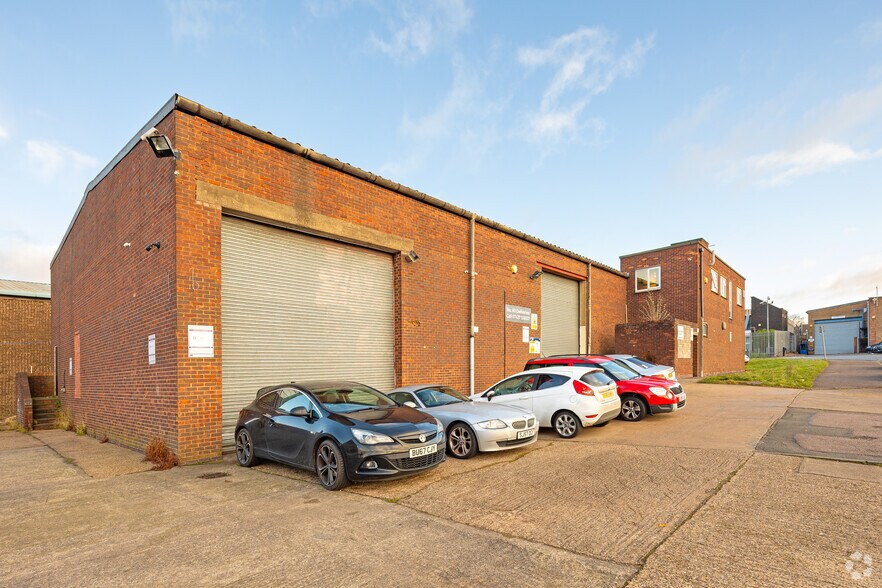 80 Commercial Sq, Leicester à louer - Photo du bâtiment - Image 2 de 2