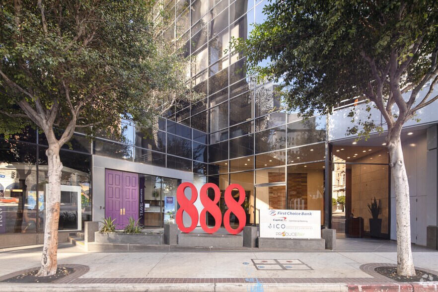 888 W 6th St, Los Angeles, CA à louer - Photo du bâtiment - Image 3 de 7
