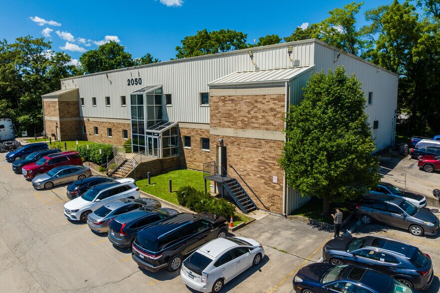 2050 N Broadway St, Crest Hill, IL à vendre - Photo du bâtiment - Image 3 de 3