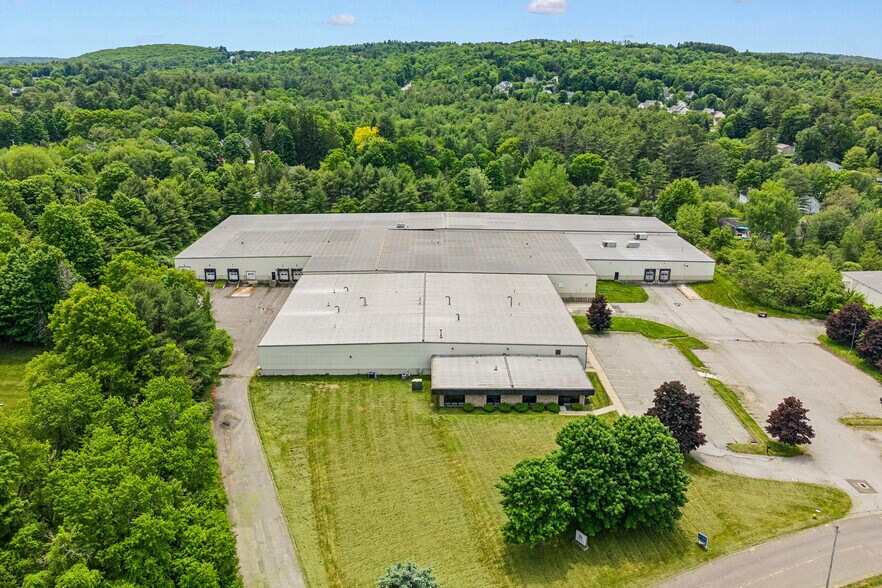 368 Ella Grasso Ave, Torrington, CT à vendre - Photo du bâtiment - Image 2 de 17