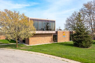 Plus de détails pour 24700 Crestview Ct, Farmington Hills, MI - Industriel à vendre