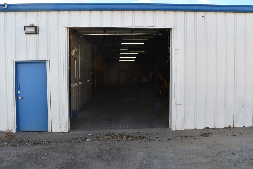 725 E Cedar St, Rawlins, WY for lease - Building Photo - Image 2 of 7