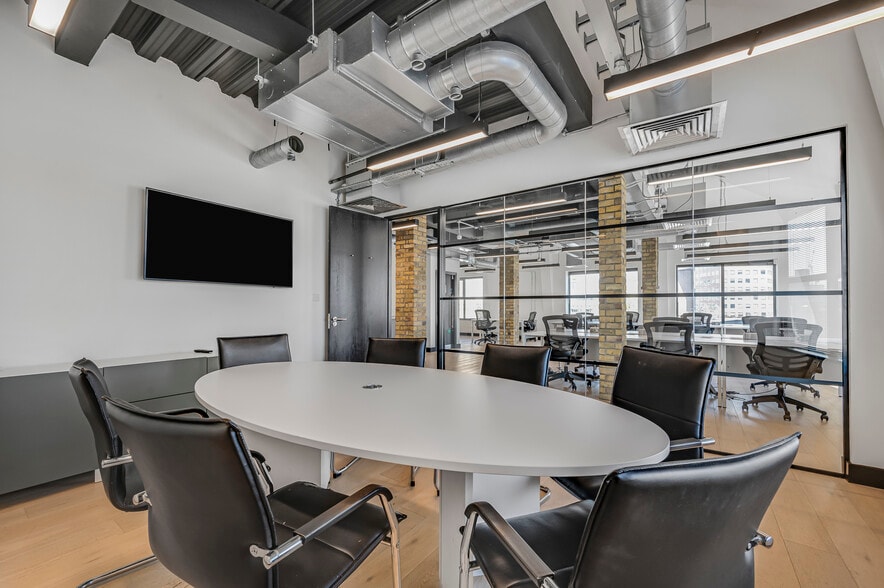 2-4 Southwark St, London for lease - Interior Photo - Image 3 of 10