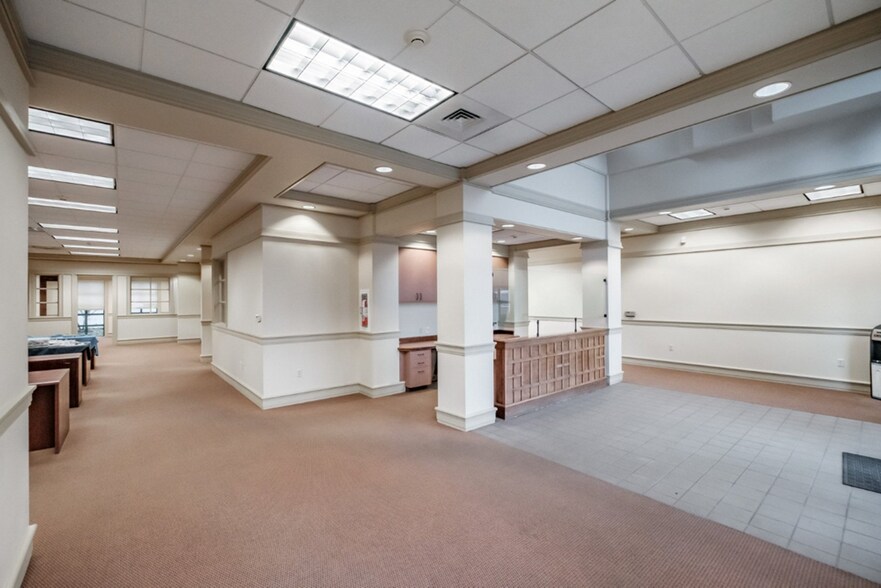 1393 Clay St SE, Albany, OR à louer - Photo du bâtiment - Image 2 de 11