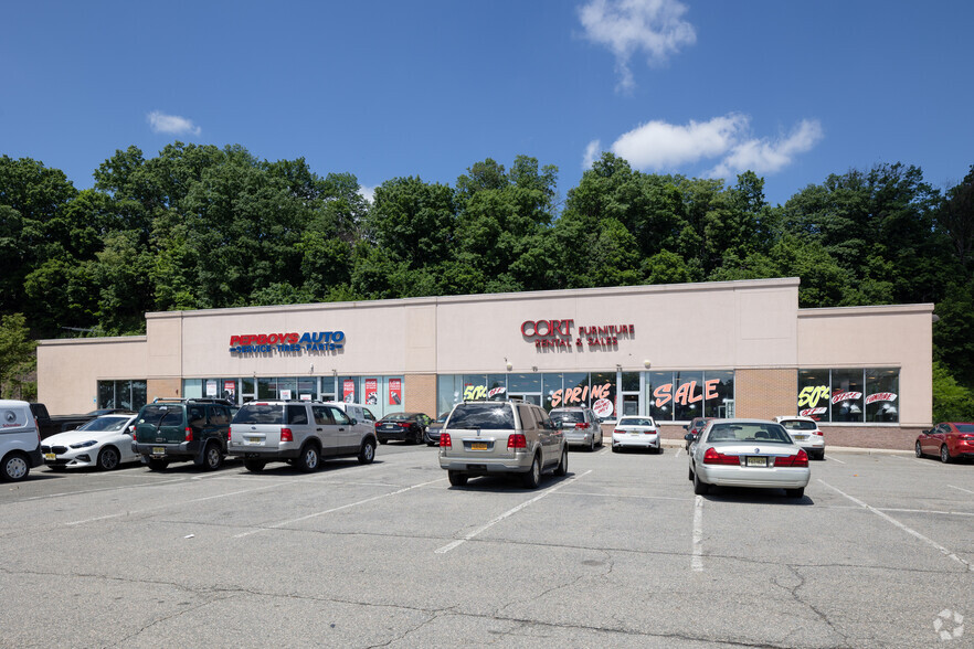 5 State Route 17, Hasbrouck Heights, NJ for lease - Building Photo - Image 3 of 5