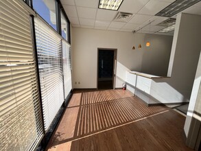 12400-12460 W 62nd Ter, Shawnee, KS à louer Photo intérieure- Image 2 de 26