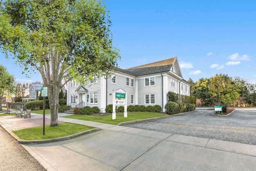 99 Newtown Ln, East Hampton, NY à louer - Photo du bâtiment - Image 2 de 4