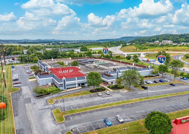 Plus de détails pour 148 Sheraton Dr, New Cumberland, PA - Commerce de détail à louer