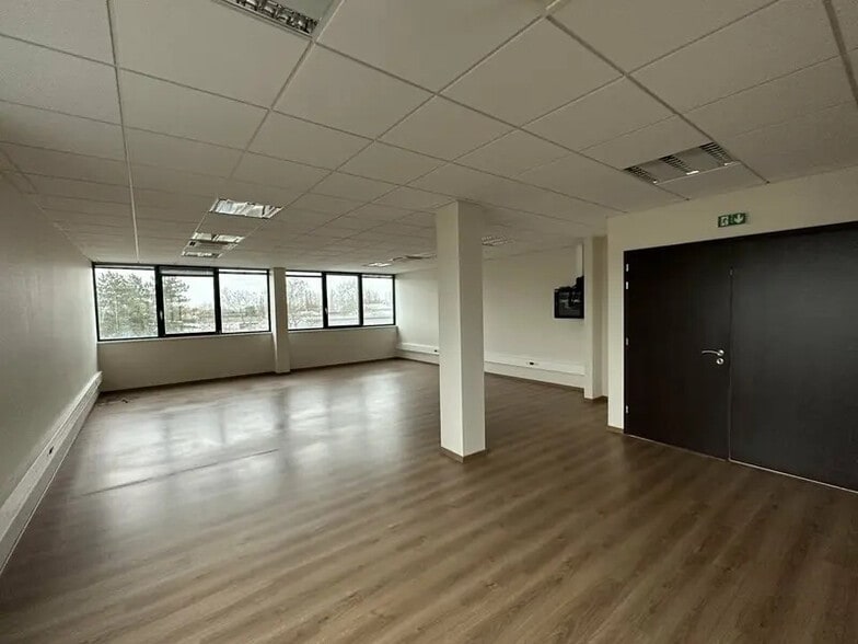 Office in Bischheim for lease - Interior Photo - Image 2 of 5