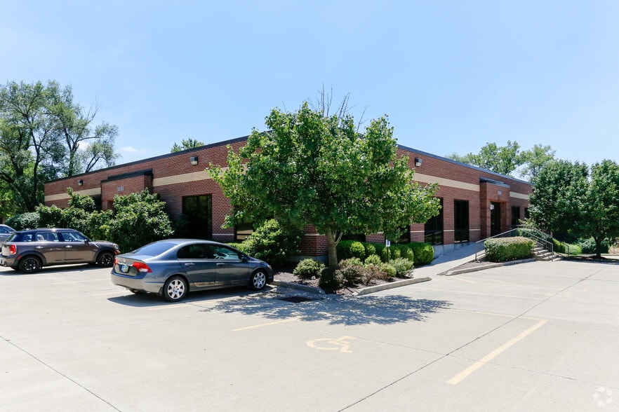 3801 Sharon Park Ln, Sharonville, OH à louer - Photo principale - Image 1 de 3