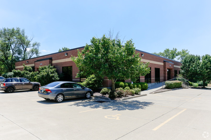 3801 Sharon Park Ln, Sharonville, OH for lease - Primary Photo - Image 1 of 3