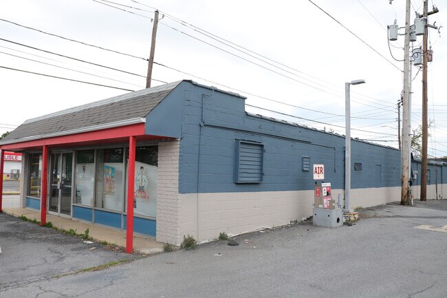 More details for 700 N Hanover St, Carlisle, PA - Retail for Sale