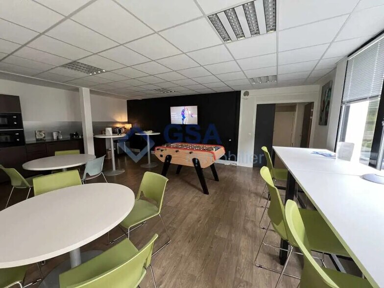 Bureau dans Évry-Courcouronnes à louer - Photo intérieure - Image 1 de 9