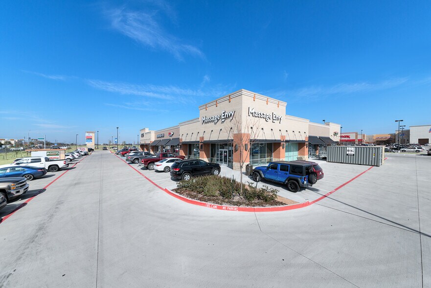 1630 N US-77 Hwy, Waxahachie, TX à louer - Photo du bâtiment - Image 3 de 8