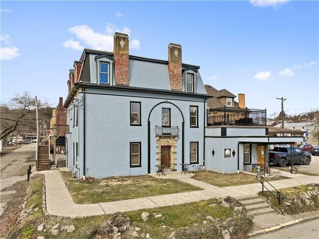 Plus de détails pour 85 1st St, Leechburg, PA - Commerce de détail à vendre