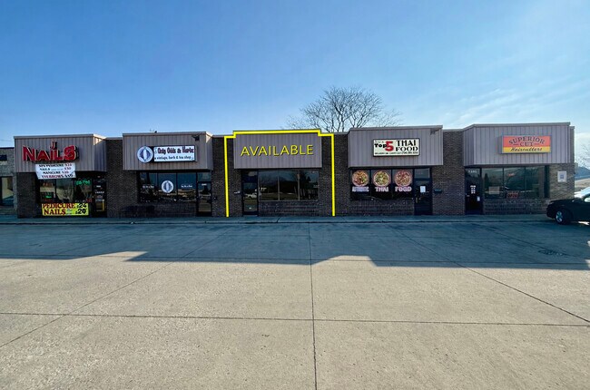 More details for 3379-3395 Fort St, Wyandotte, MI - Retail for Sale