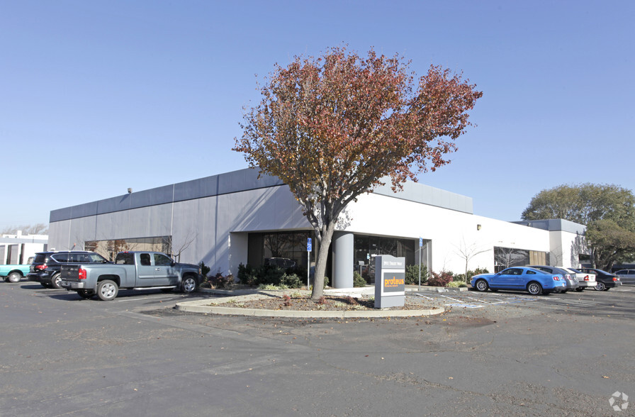 3955 Trust Way, Hayward, CA for lease - Primary Photo - Image 1 of 4