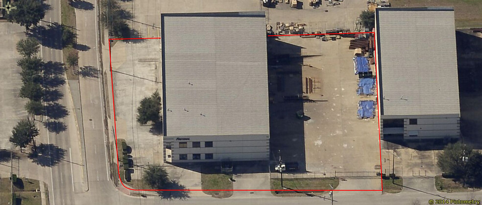 7730 Pinemont Dr, Houston, TX for lease - Building Photo - Image 1 of 5