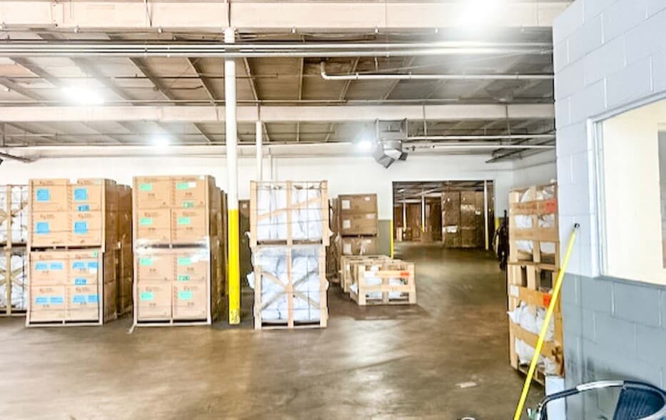 1300 E Berry St, Fort Worth, TX for lease - Interior Photo - Image 3 of 3
